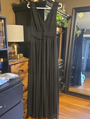 Lulu's Black V-Neck Formal Maxi Dress